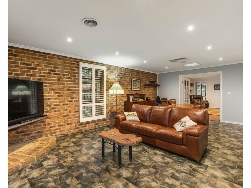 23 Renwick Road, Ferntree Gully VIC 3156