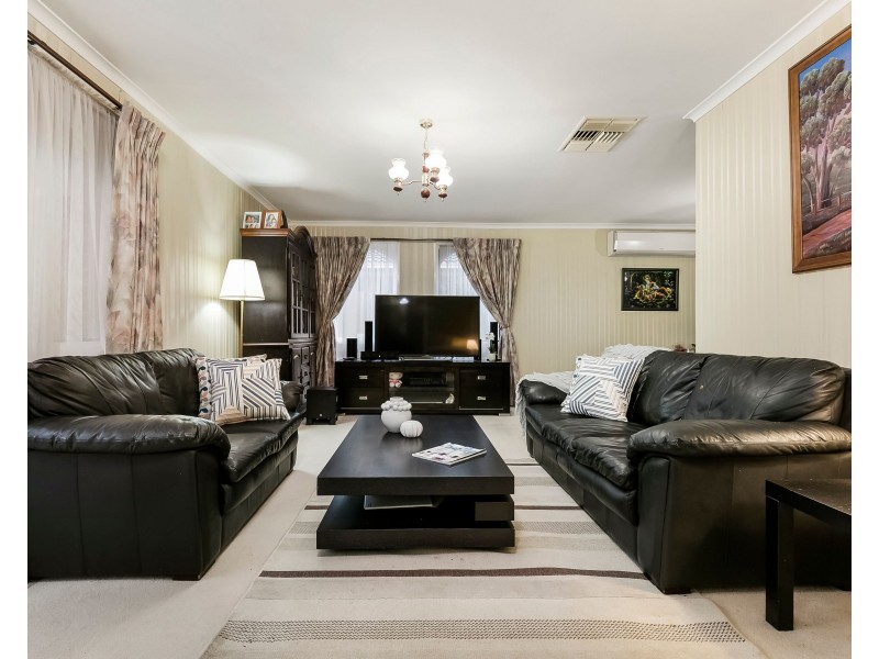 18 Knights Drive, Glen Waverley VIC 3150