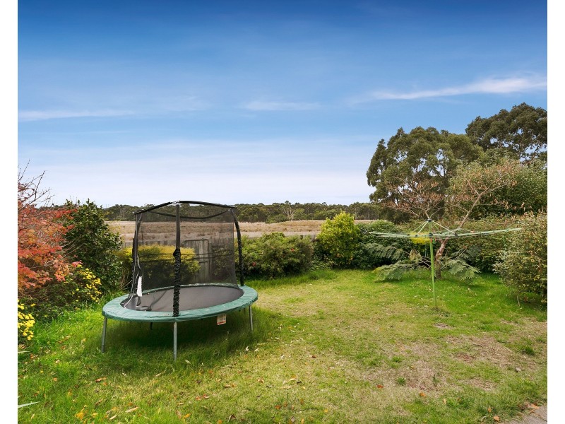 18 Knights Drive, Glen Waverley VIC 3150