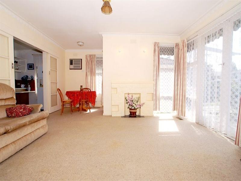 33 Jordan Grove, Glen Waverley VIC 3150