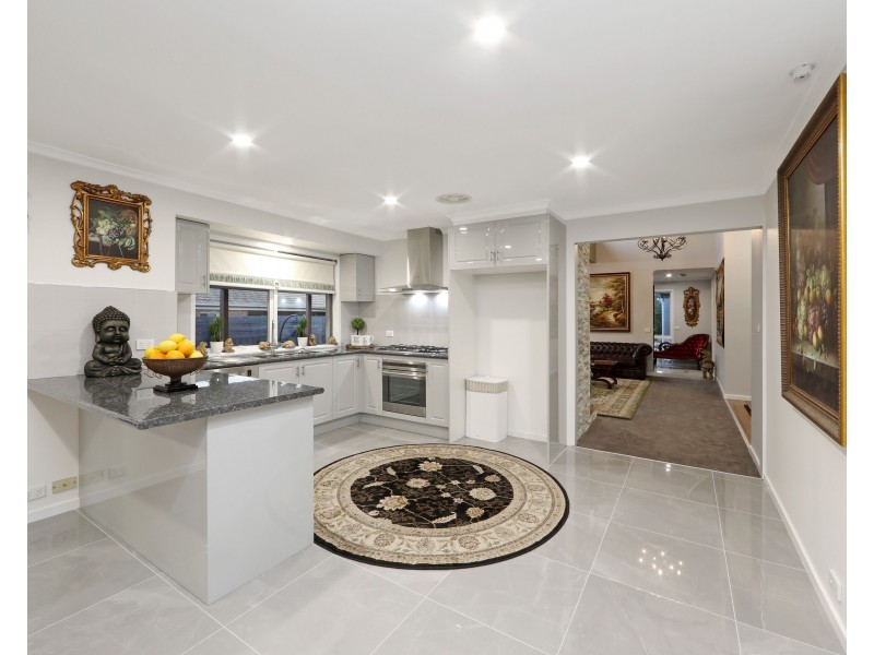 17 Watersedge Close, Knoxfield VIC 3180