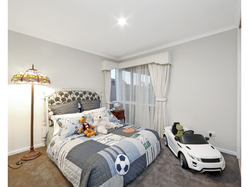 17 Watersedge Close, Knoxfield VIC 3180