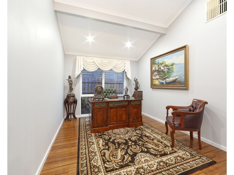 17 Watersedge Close, Knoxfield VIC 3180