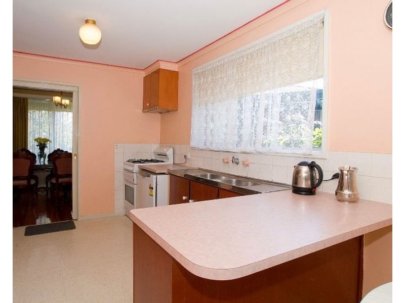 10 Huxley Avenue, Mulgrave VIC 3170