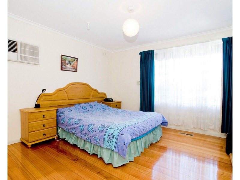 10 Huxley Avenue, Mulgrave VIC 3170