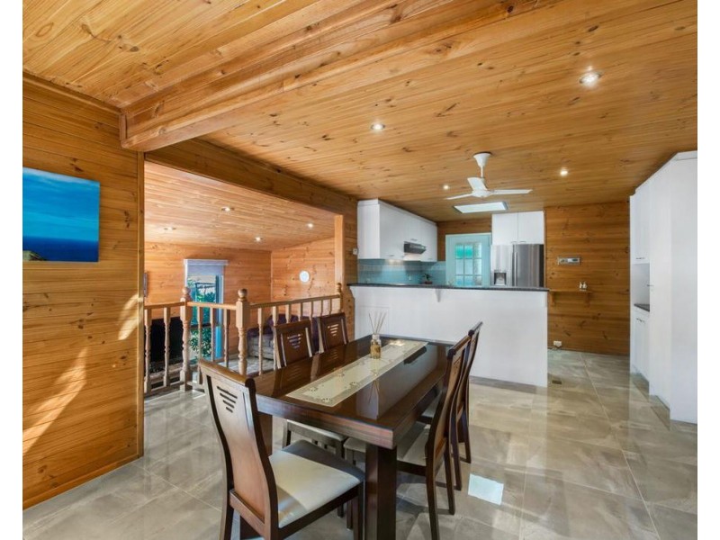 4 Chartwell Drive, Wantirna VIC 3152