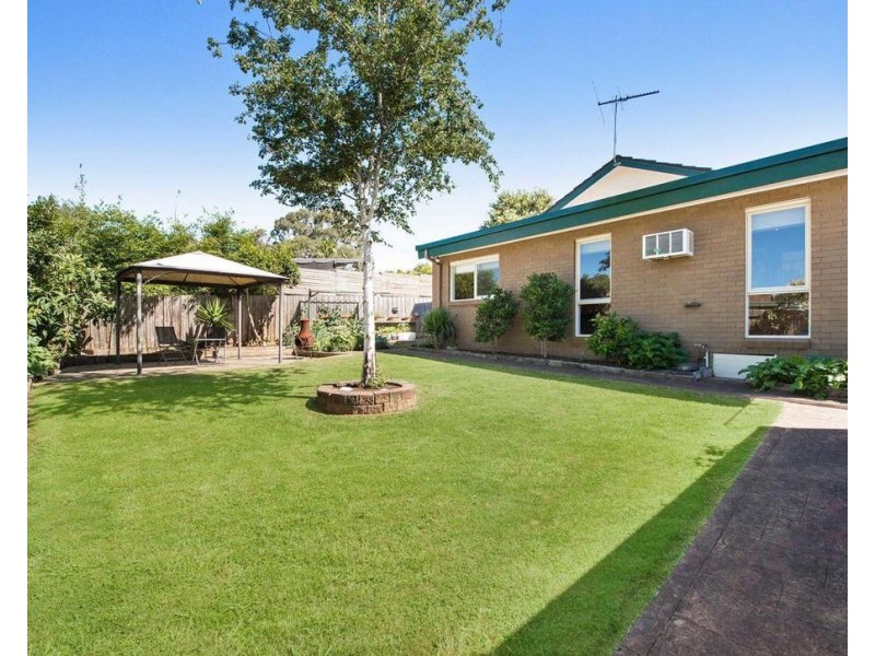 4 Chartwell Drive, Wantirna VIC 3152