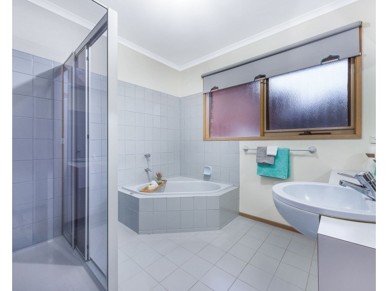 16 Fayette Court, Wheelers Hill VIC 3150