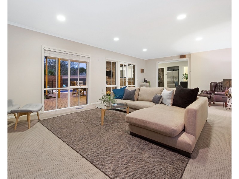 12 Sheraton Close, Burwood East VIC 3151