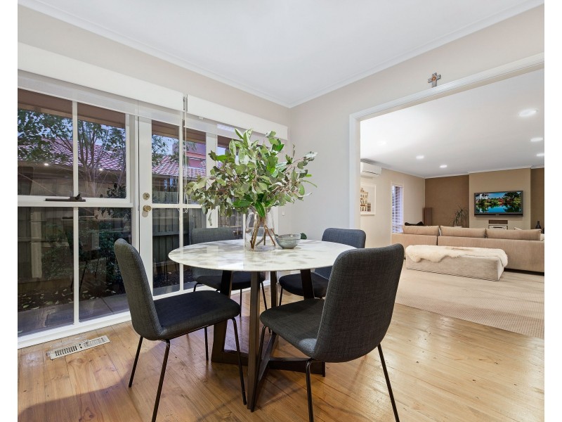 12 Sheraton Close, Burwood East VIC 3151