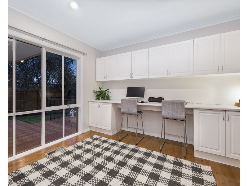 12 Sheraton Close, Burwood East VIC 3151