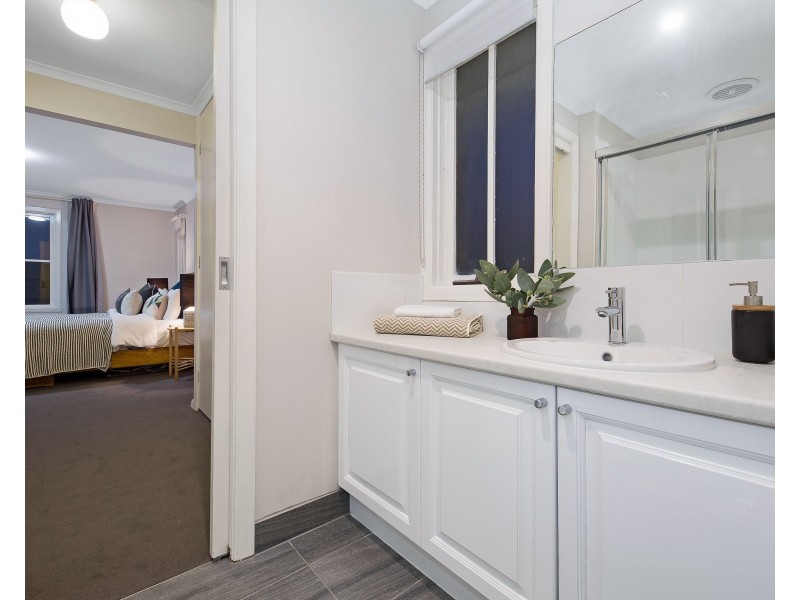 12 Sheraton Close, Burwood East VIC 3151