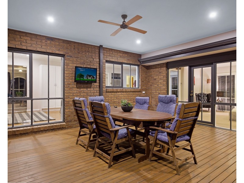 12 Sheraton Close, Burwood East VIC 3151