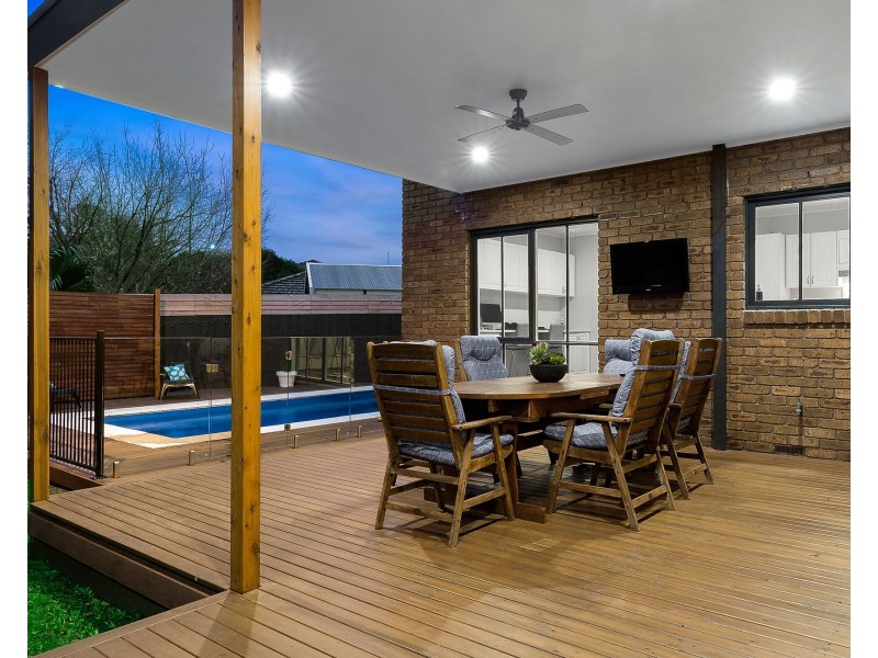 12 Sheraton Close, Burwood East VIC 3151