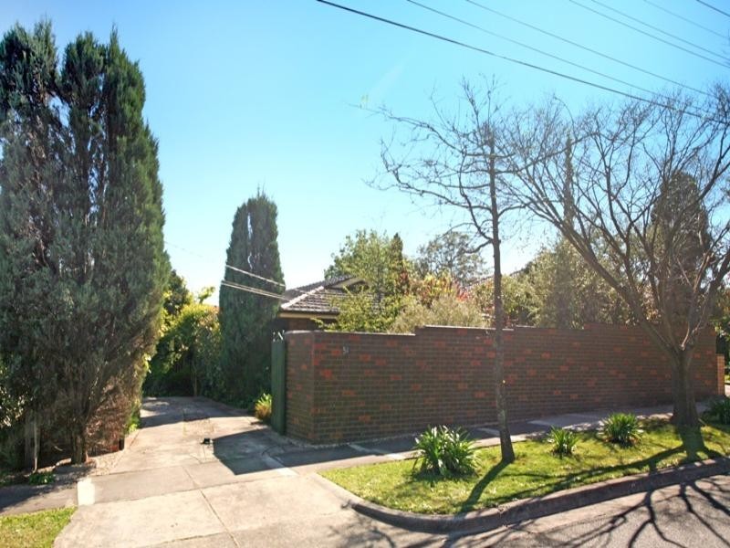 51 Garrisson Drive, Glen Waverley VIC 3150