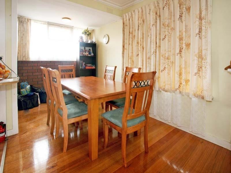 24 Kinnoull Grove, Glen Waverley VIC 3150