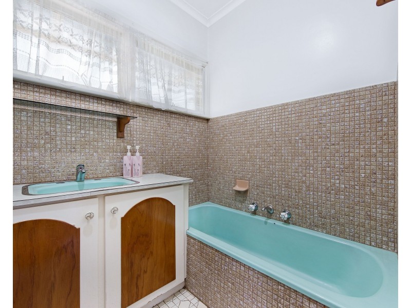 6 Rawlings Avenue, Ferntree Gully VIC 3156