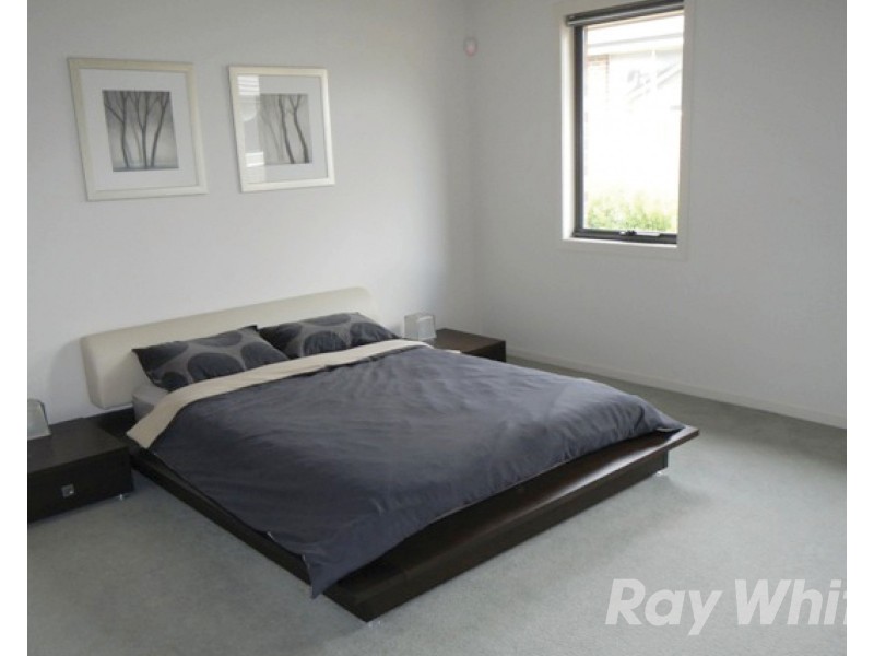 21 Brockhoff Drive, Burwood VIC 3125