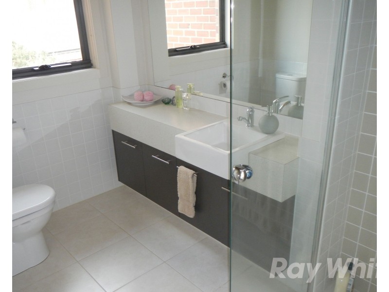 21 Brockhoff Drive, Burwood VIC 3125