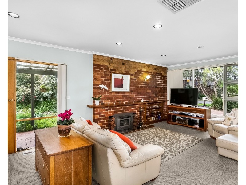 33 Aurisch Avenue, Glen Waverley VIC 3150