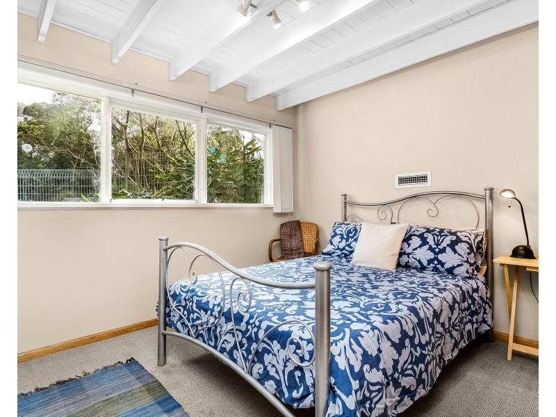 33 Aurisch Avenue, Glen Waverley VIC 3150