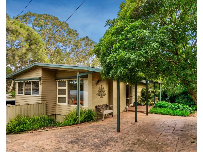33 Aurisch Avenue, Glen Waverley VIC 3150