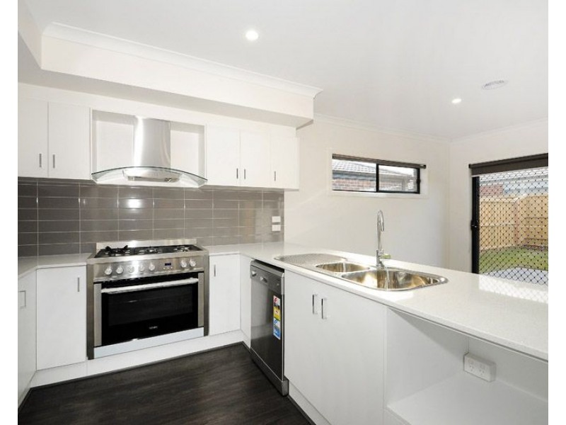 10 Lavender Road, Officer VIC 3809