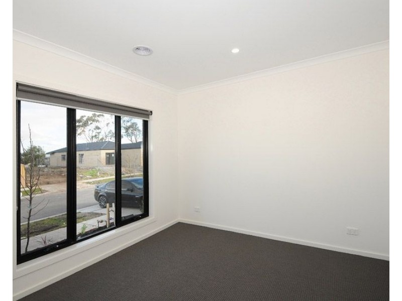 10 Lavender Road, Officer VIC 3809