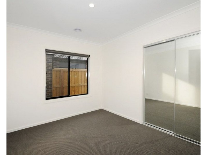 10 Lavender Road, Officer VIC 3809