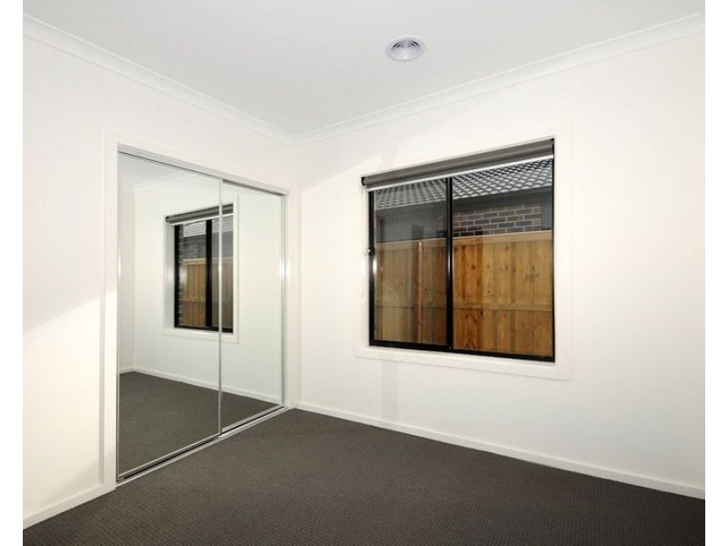 10 Lavender Road, Officer VIC 3809