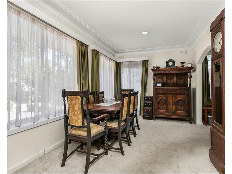 10 Laura Grove, Mount Waverley VIC 3149