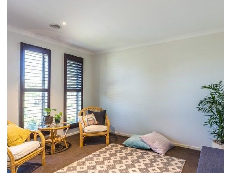 37 Bernly Boulevard, Berwick VIC 3806