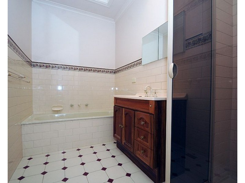 33 Crocus Crescent, Glen Waverley VIC 3150