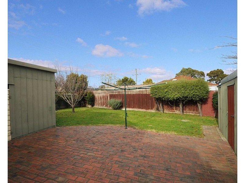 33 Crocus Crescent, Glen Waverley VIC 3150