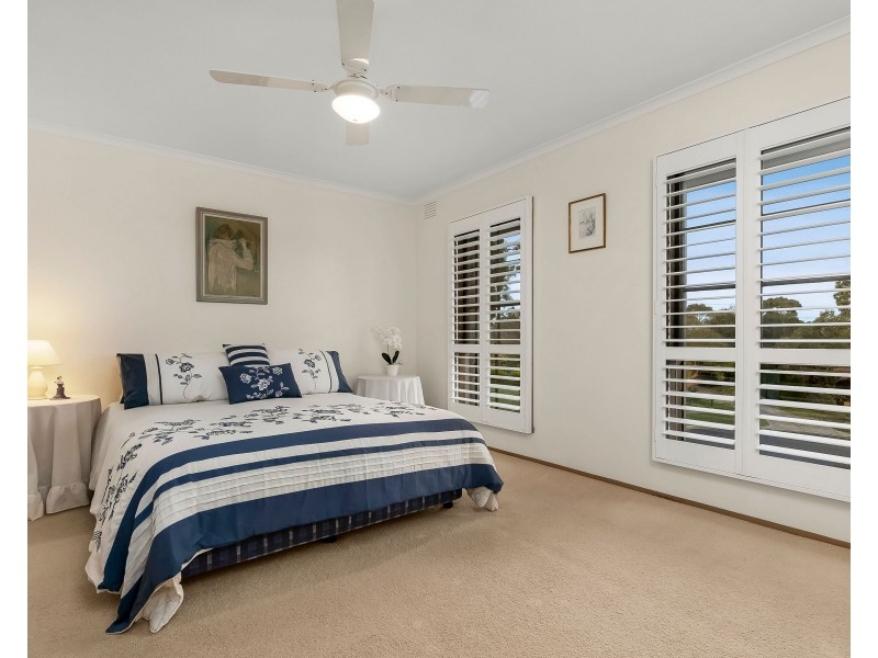 8 Midlothian Place, Glen Waverley VIC 3150