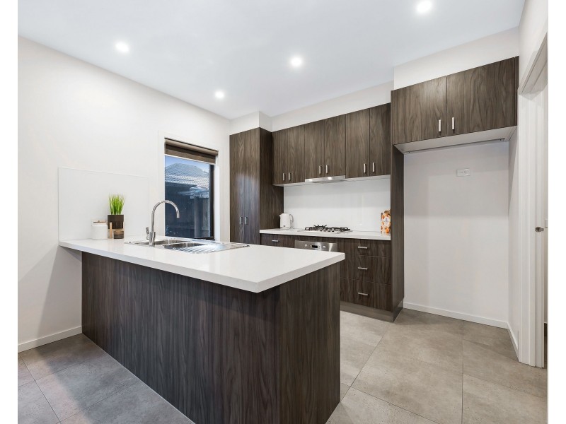 2/48 Adele Avenue, Ferntree Gully VIC 3156