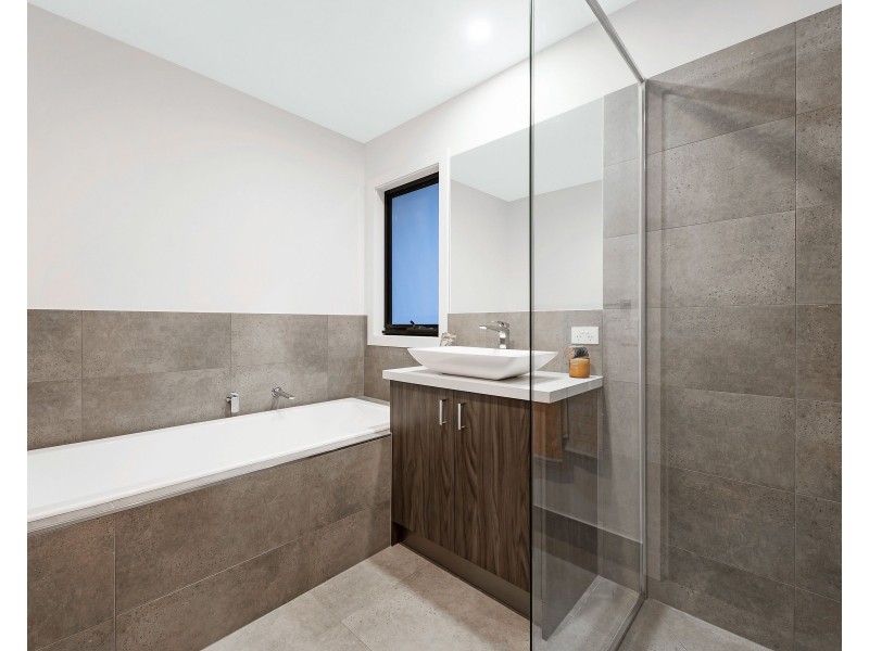 2/48 Adele Avenue, Ferntree Gully VIC 3156