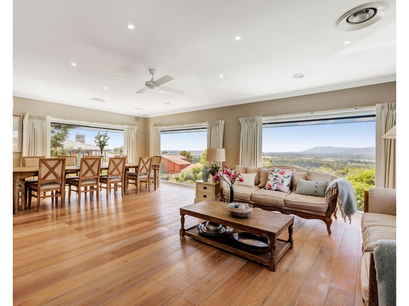 4 Portobello Place, Wheelers Hill VIC 3150