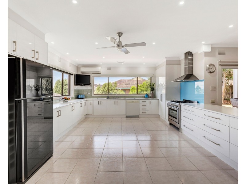 4 Portobello Place, Wheelers Hill VIC 3150