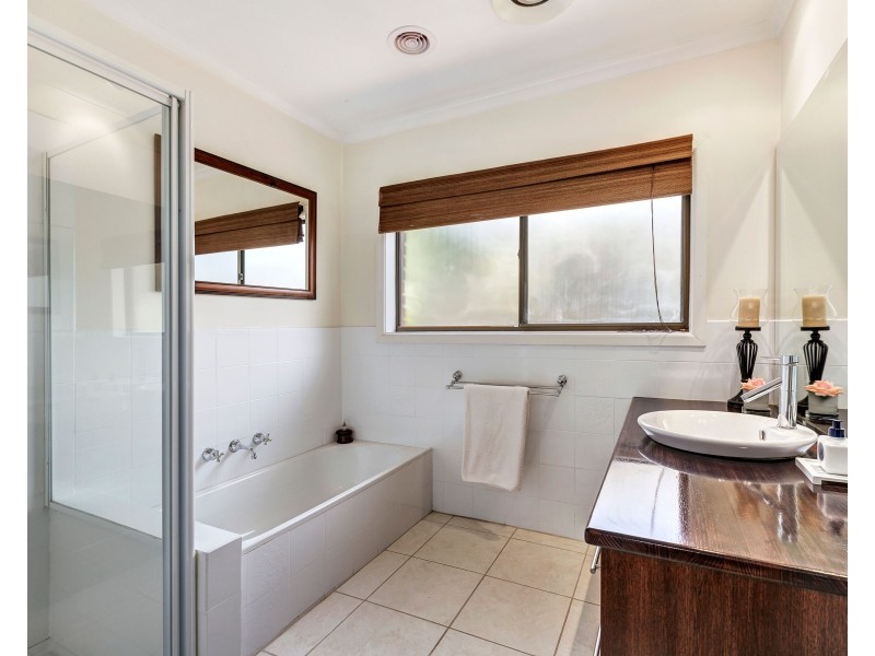 4 Portobello Place, Wheelers Hill VIC 3150
