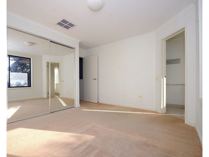 18 Camville Road, Mulgrave VIC 3170