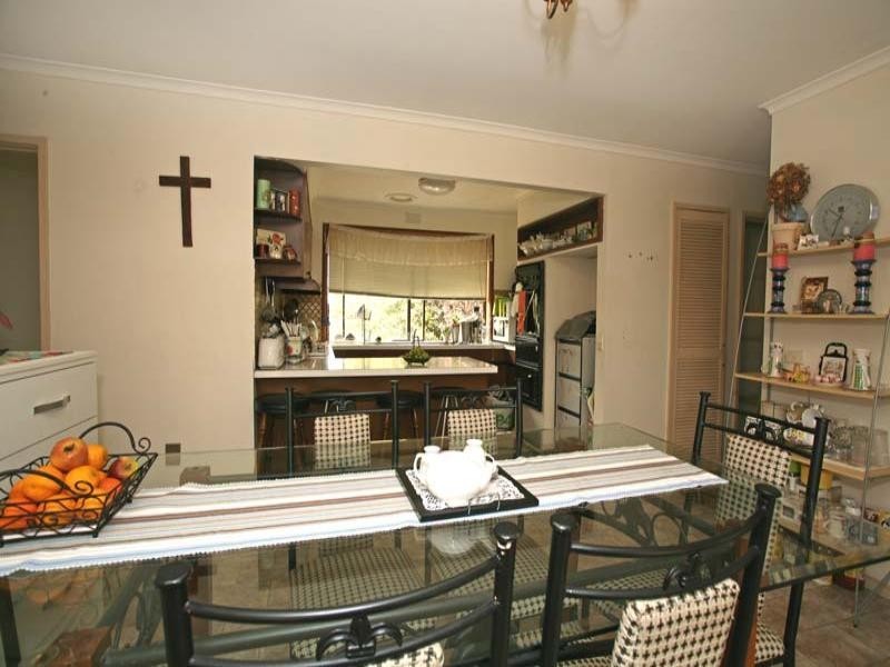 32 Saladin Avenue, Glen Waverley VIC 3150