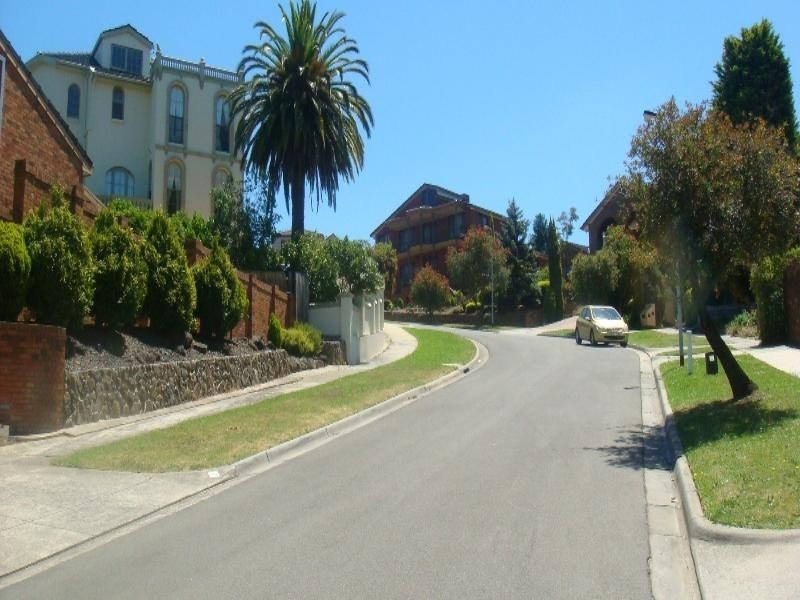 4 Chipping Hill Court, Wheelers Hill VIC 3150