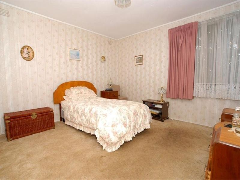 27 Kinnoull Grove, Glen Waverley VIC 3150