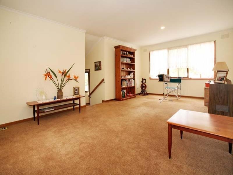 2 Eaton Place, Wheelers Hill VIC 3150