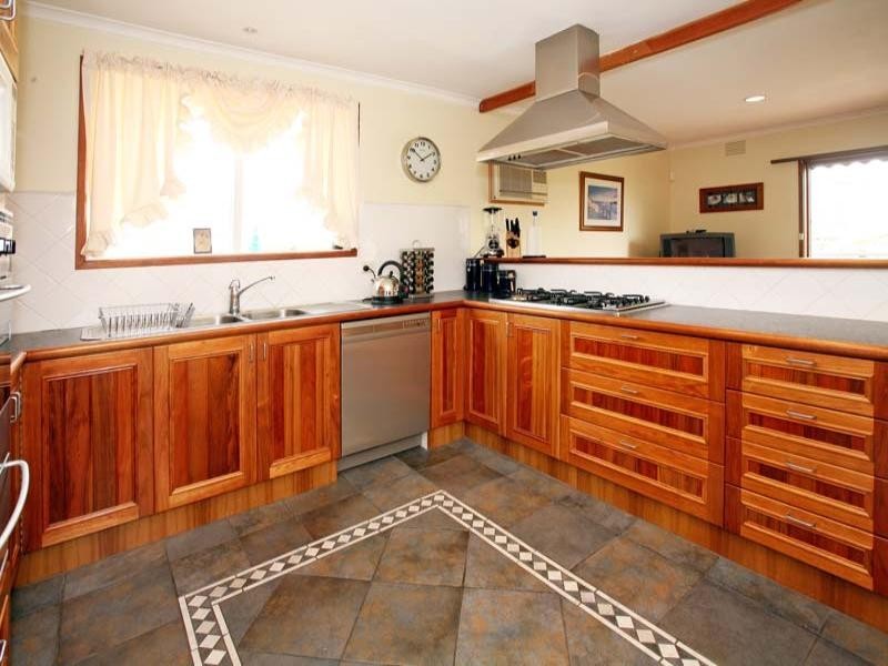 37 Meadowbrook Drive, Wheelers Hill VIC 3150