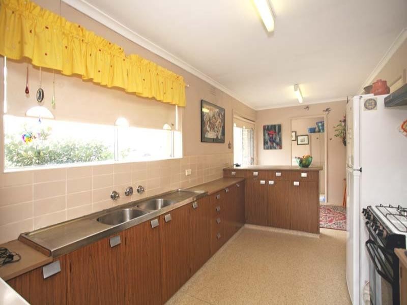 4 Larpent Street, Glen Waverley VIC 3150