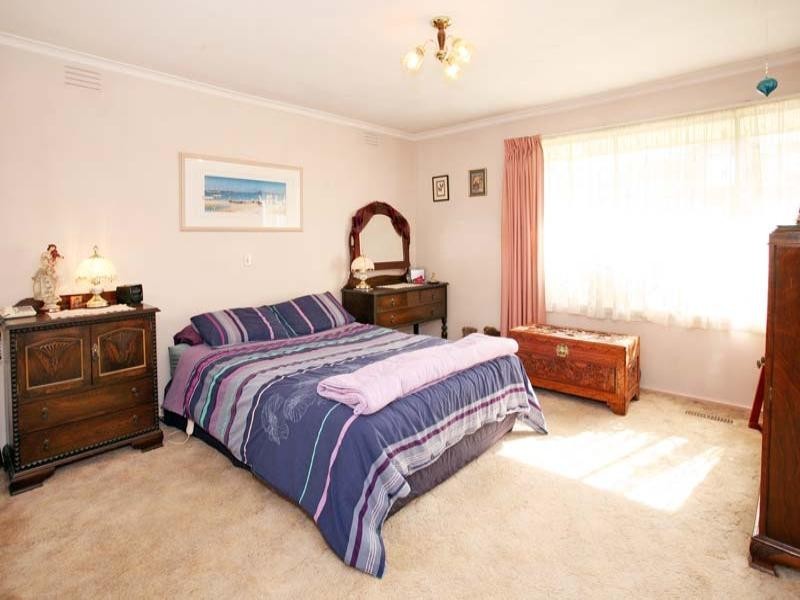 4 Larpent Street, Glen Waverley VIC 3150