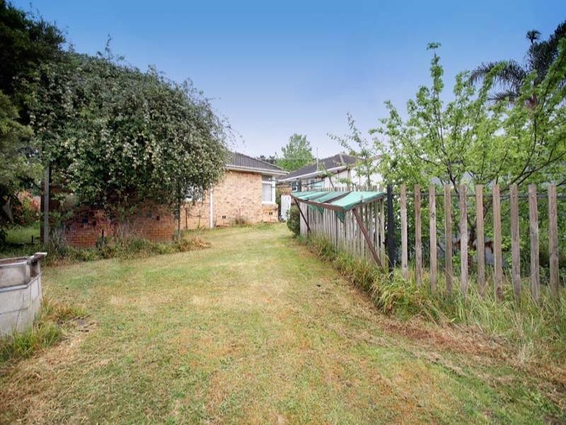 24 Kinnoull Grove, Glen Waverley VIC 3150
