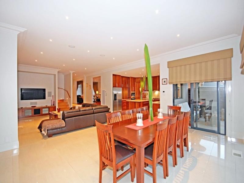 5 Holmes Way, Glen Waverley VIC 3150